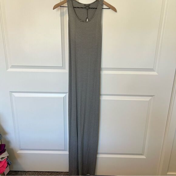 Eddie Bauer Dresses & Skirts - Eddie Bauer sleeveless striped maxi dress in Green / White | Size S